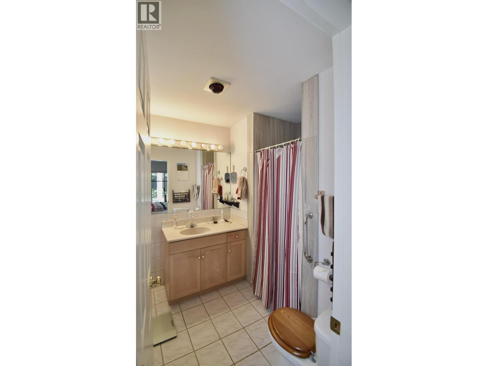 1572 Larchberry Way, Gibsons, British Columbia  V0N 1V5 - Photo 20 - R3151541