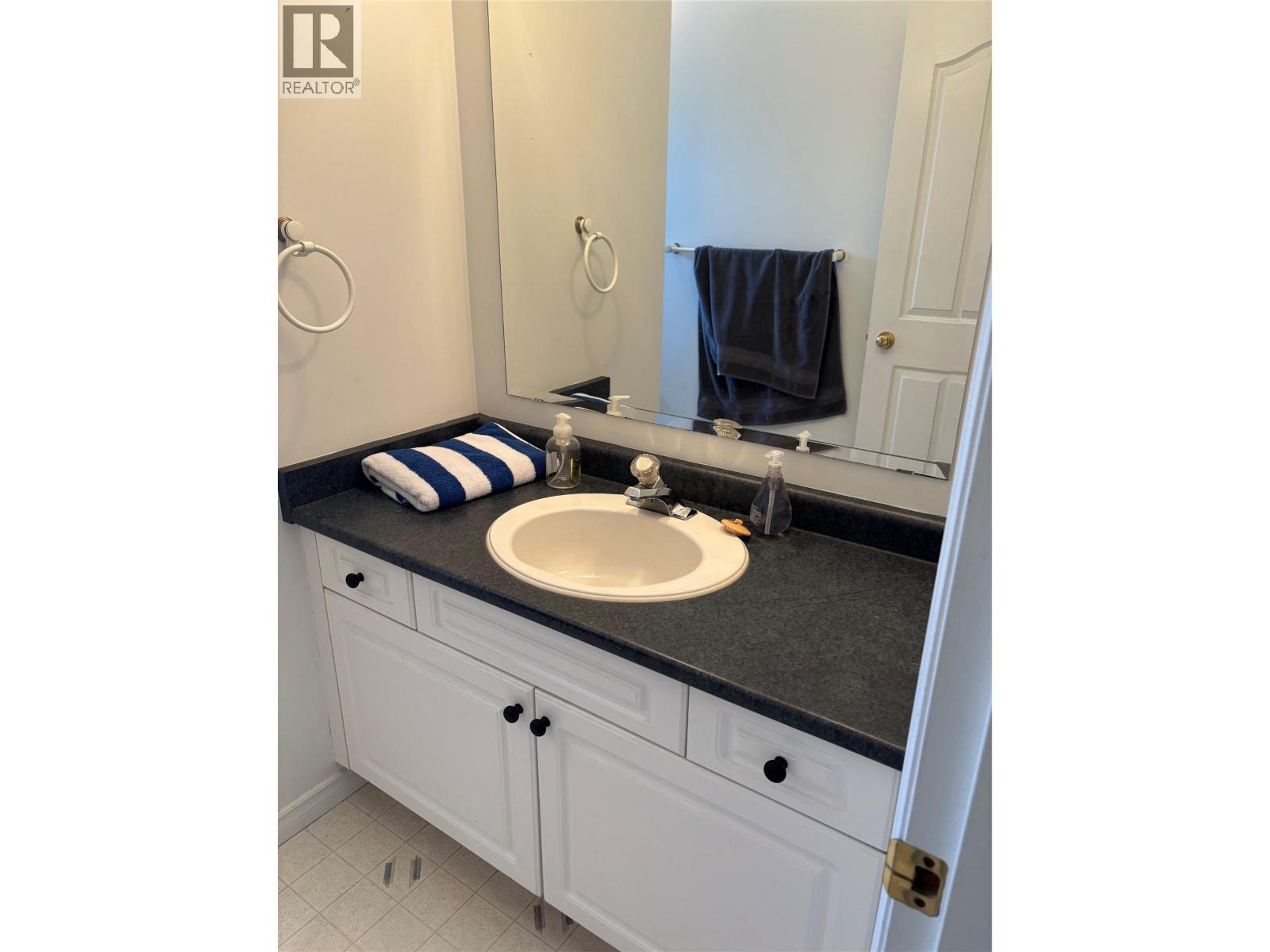 673 Hollywood Road N, Rutland, British Columbia  V1X 7M2 - Photo 5 - 10388325