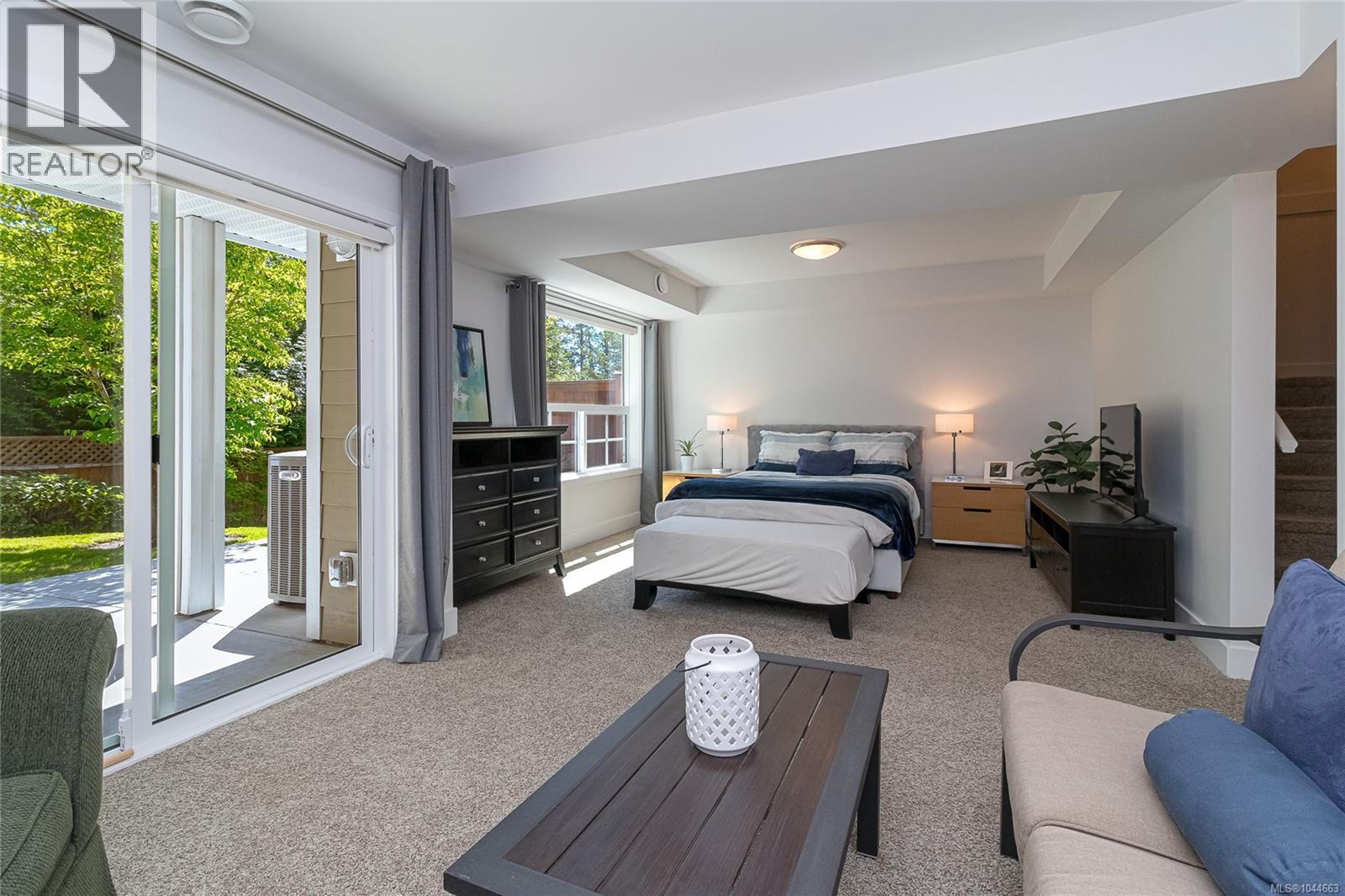 2 1649 Lloyd Pl, View Royal, British Columbia