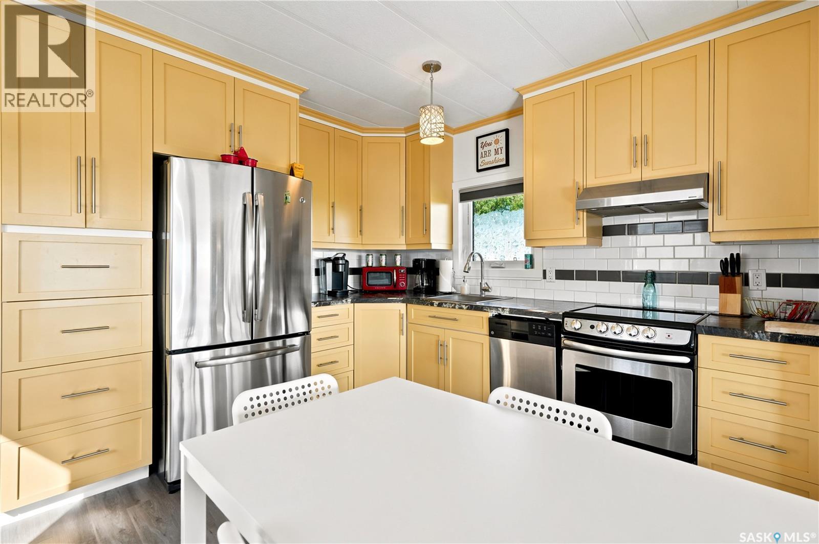 134 Spruce Street, Caronport, Saskatchewan  S0H 0S0 - Photo 9 - SK043854
