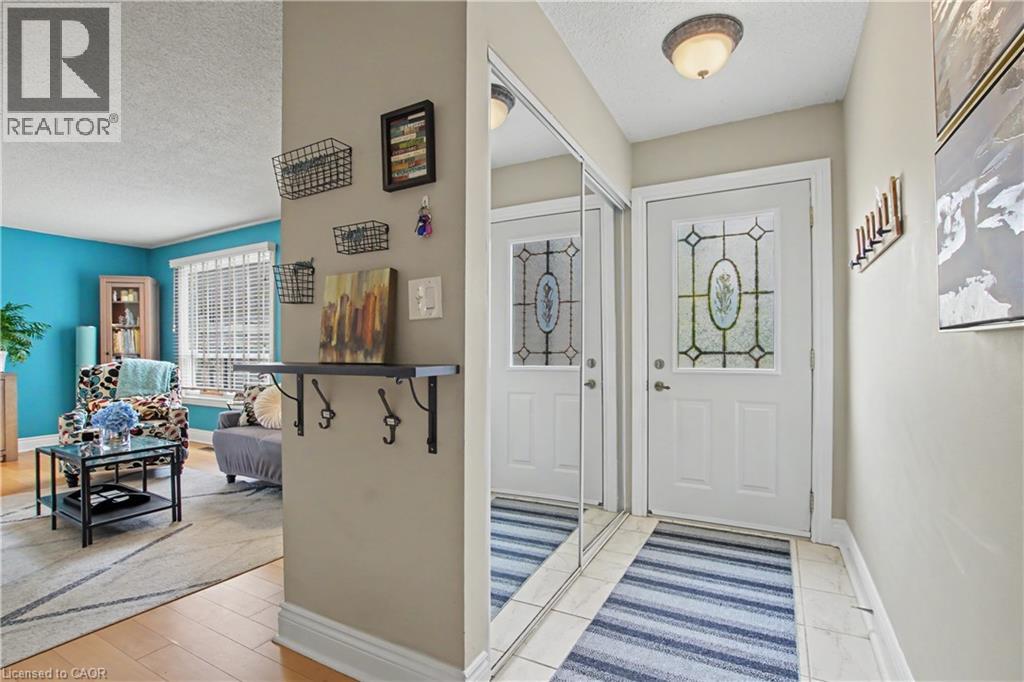 661 Francis Road Unit# 4, Burlington, Ontario  L7T 3X6 - Photo 3 - 40850483