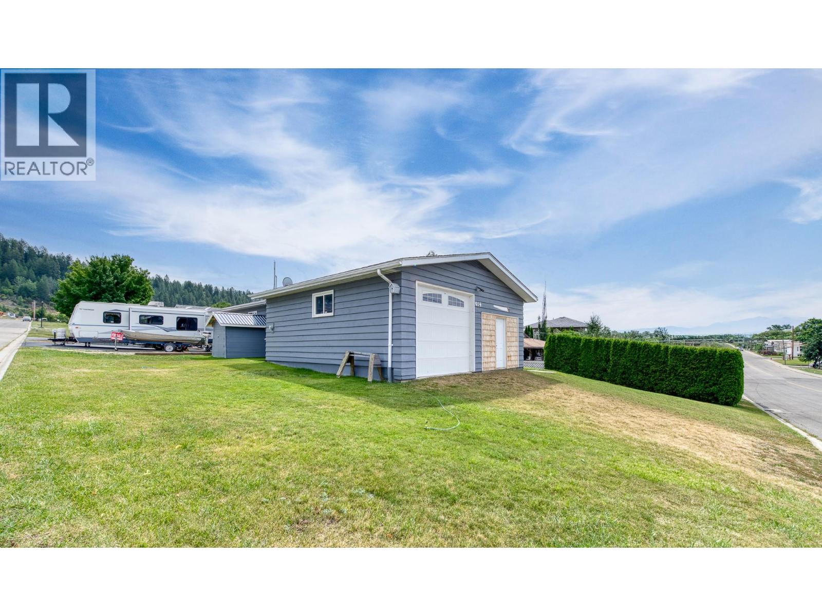 614 16th Avenue N, Creston, British Columbia  V0B 1G5 - Photo 46 - 10395048