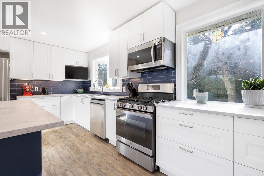 2527 Islandview Road, Blind Bay, British Columbia  V0E 1H2 - Photo 6 - 10396054