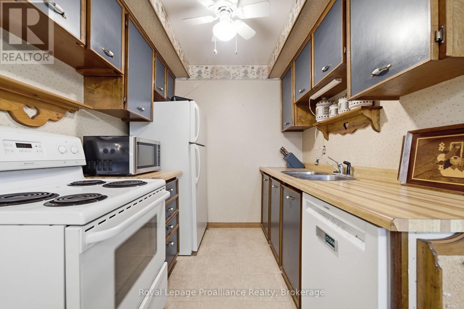 H - 11 Prince Of Wales Drive, Belleville, Ontario K8P 2T5 - Photo 11 - X13625446