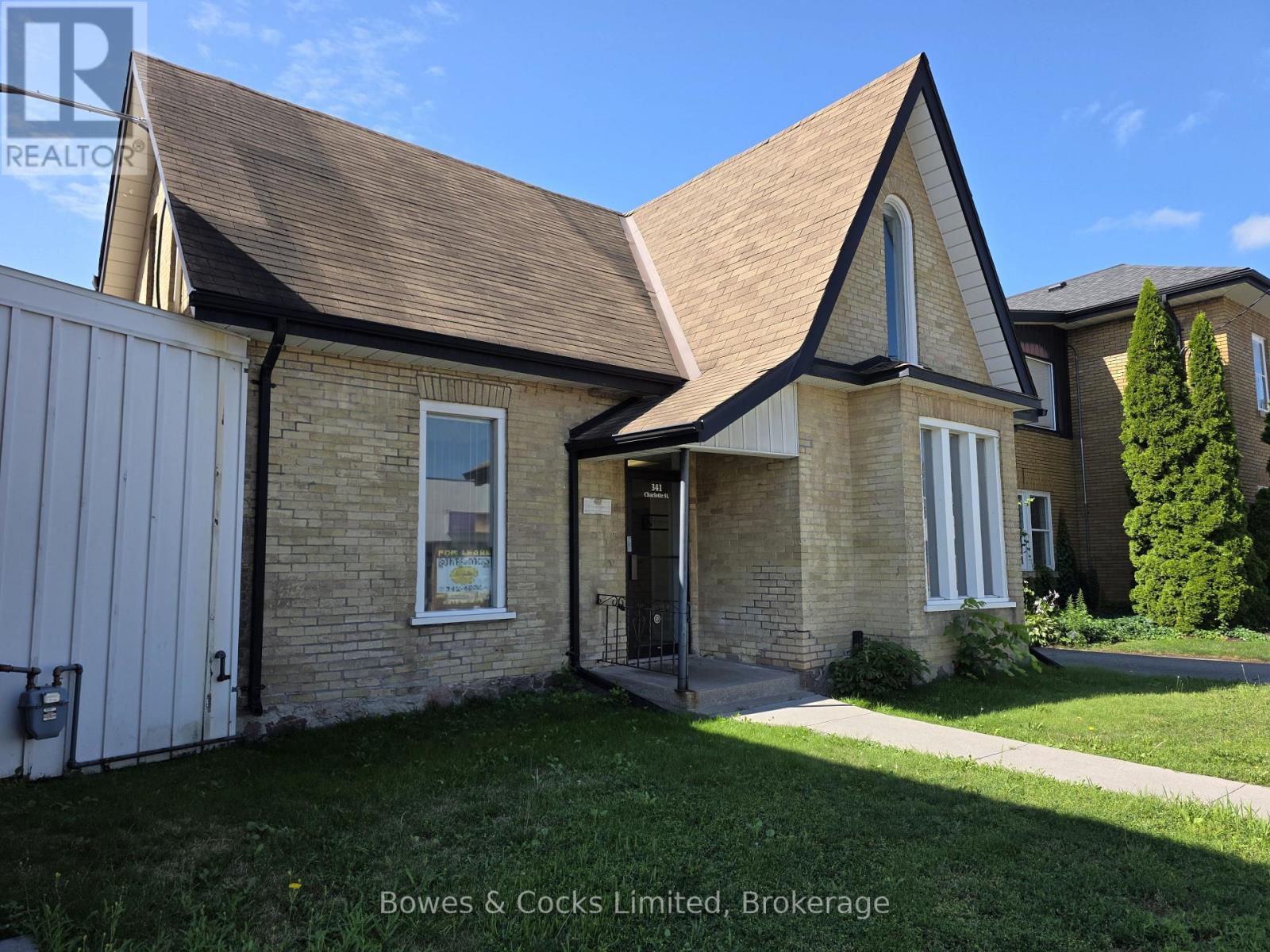 Upper Rear - 341 Charlotte Street, Peterborough, Ontario  K9J 3R2 - Photo 9 - X13625488