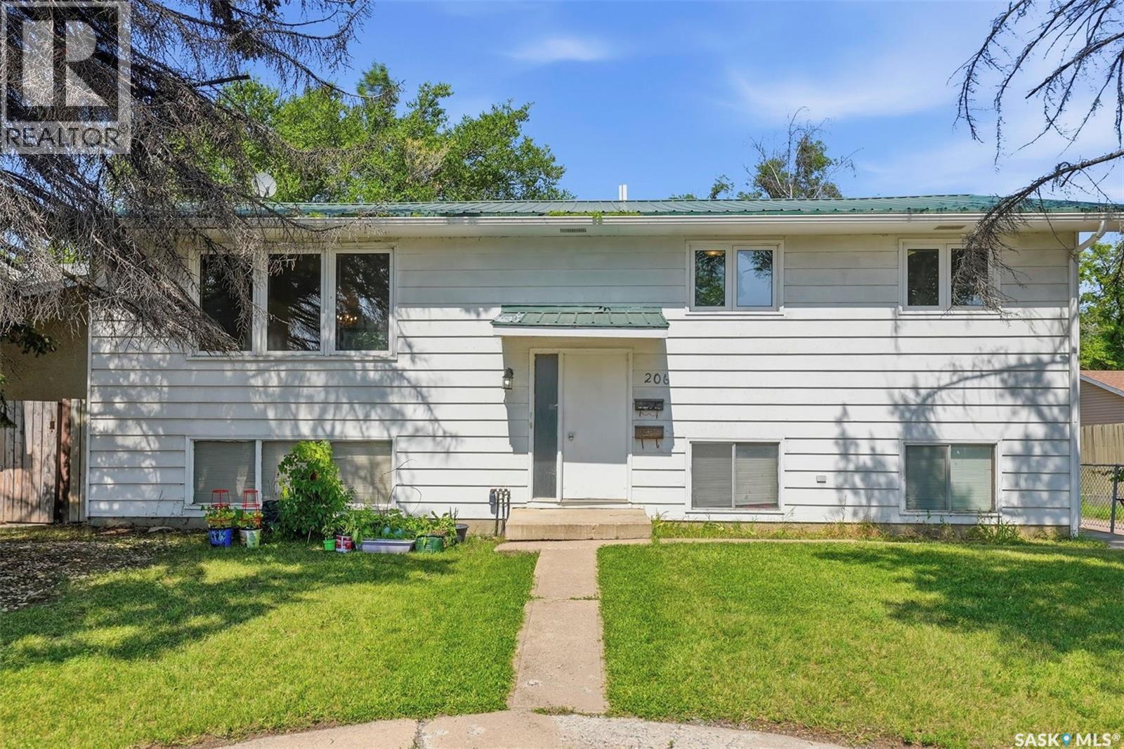 206 Carleton Drive, Saskatoon, Saskatchewan  S7H 4C1 - Photo 1 - SK044101