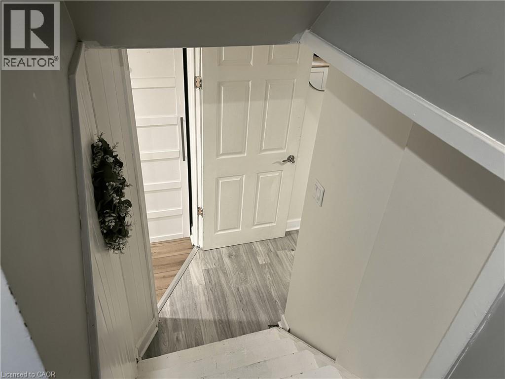 4 Sunning Hill Avenue Unit# Lower, Hamilton, Ontario  L8T 4Z1 - Photo 4 - 40852321