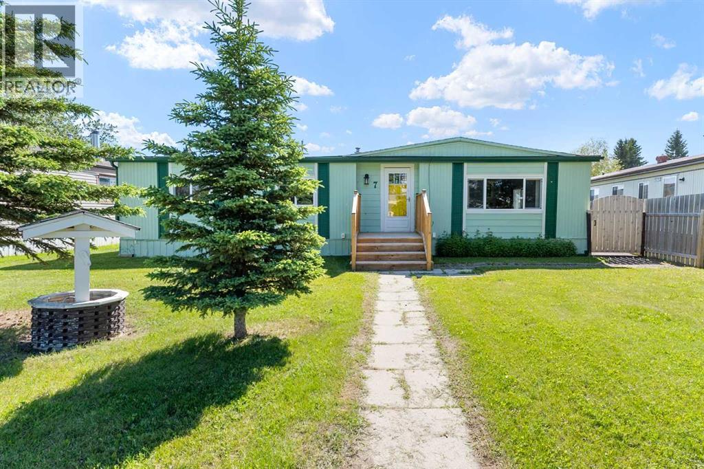 7 Tamarack Crescent NW, Sundre, Alberta