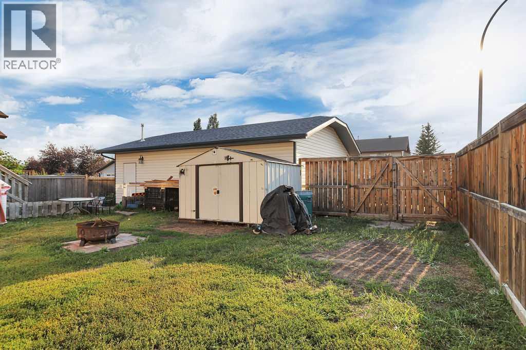 18 Plumtree Crescent, Blackfalds, Alberta  T4M 0E1 - Photo 4 - A2332919