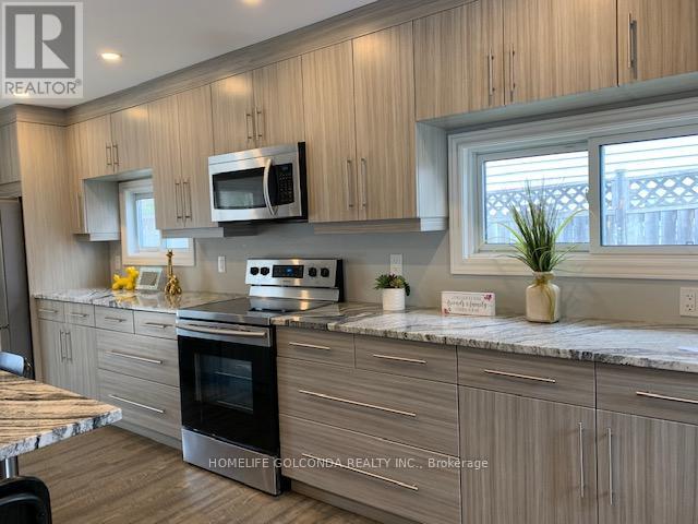 240 Pine Beach Drive, Georgina, Ontario  L4P 2B5 - Photo 3 - N13625436