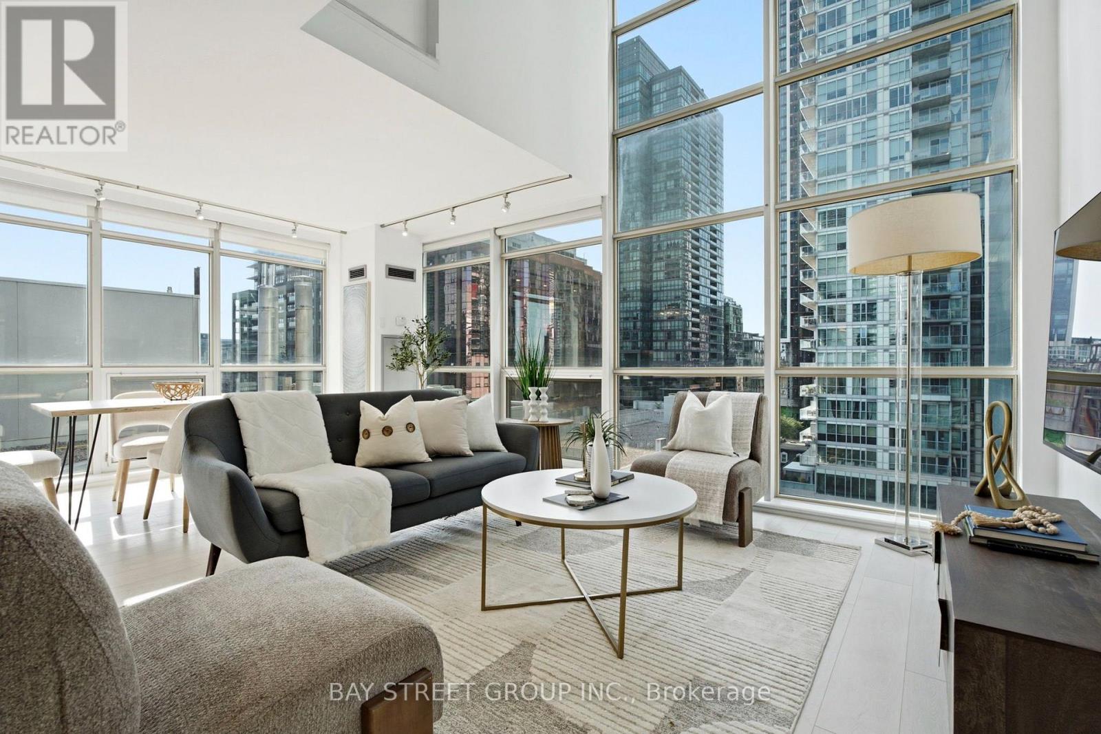 925 - 36 Blue Jays Way, Toronto, Ontario  M5V 3T3 - Photo 1 - C13623706