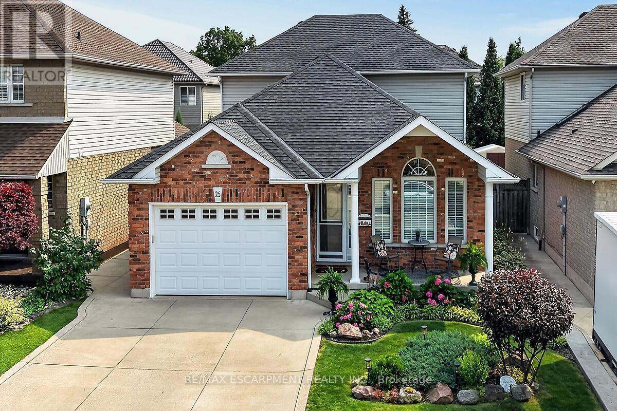 25 Eric Burke Court, Hamilton, Ontario  L9A 5J9 - Photo 1 - X13625524