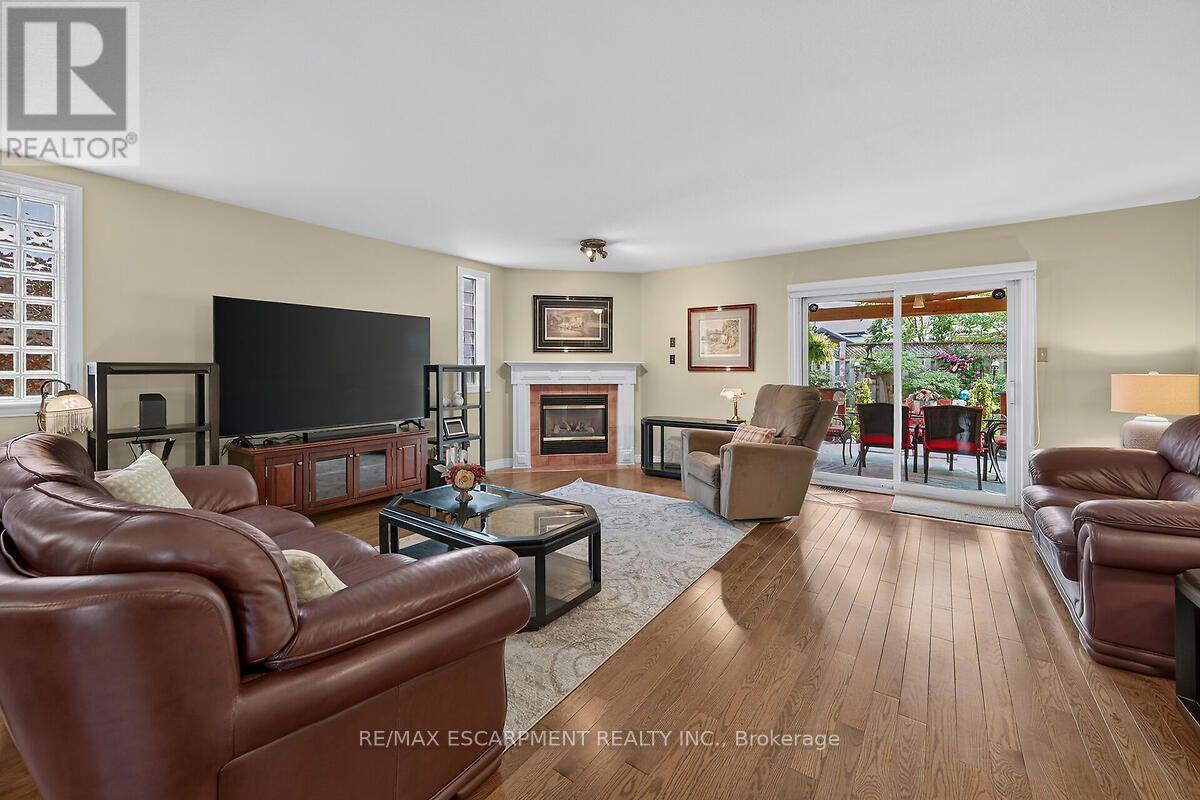 25 Eric Burke Court, Hamilton, Ontario  L9A 5J9 - Photo 17 - X13625524