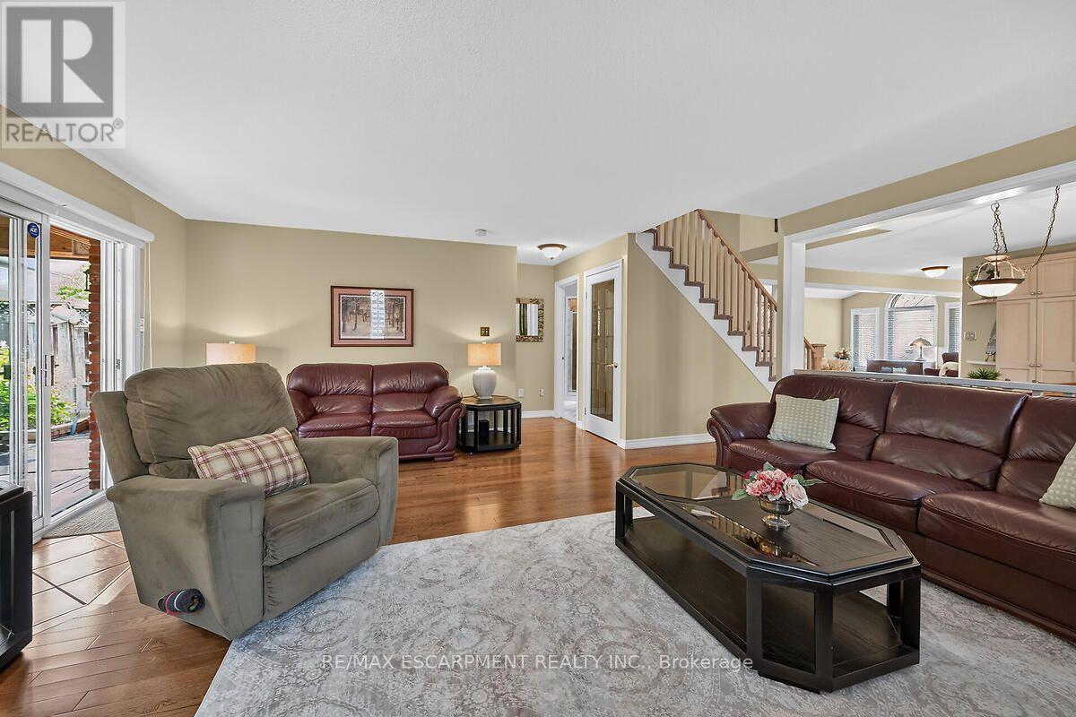 25 Eric Burke Court, Hamilton, Ontario  L9A 5J9 - Photo 19 - X13625524