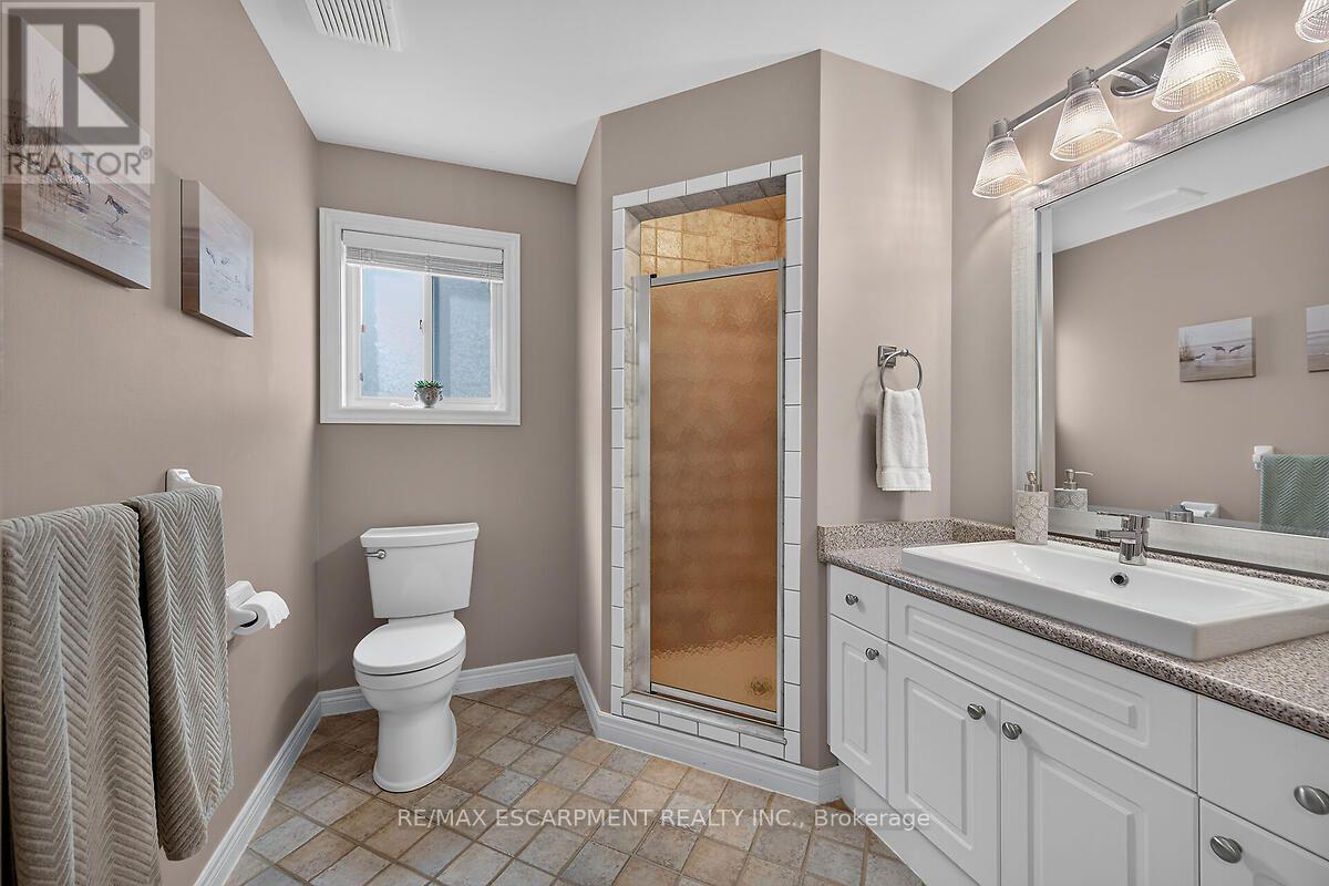 25 Eric Burke Court, Hamilton, Ontario  L9A 5J9 - Photo 22 - X13625524
