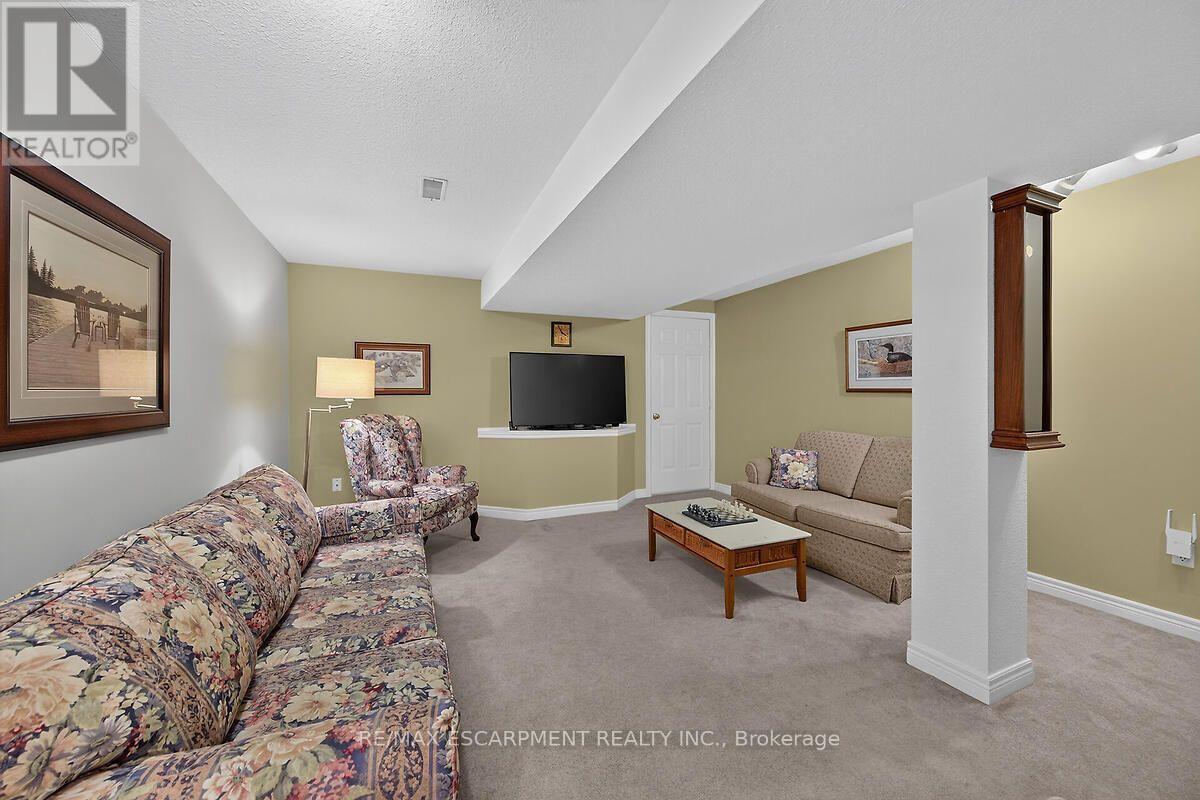 25 Eric Burke Court, Hamilton, Ontario  L9A 5J9 - Photo 34 - X13625524
