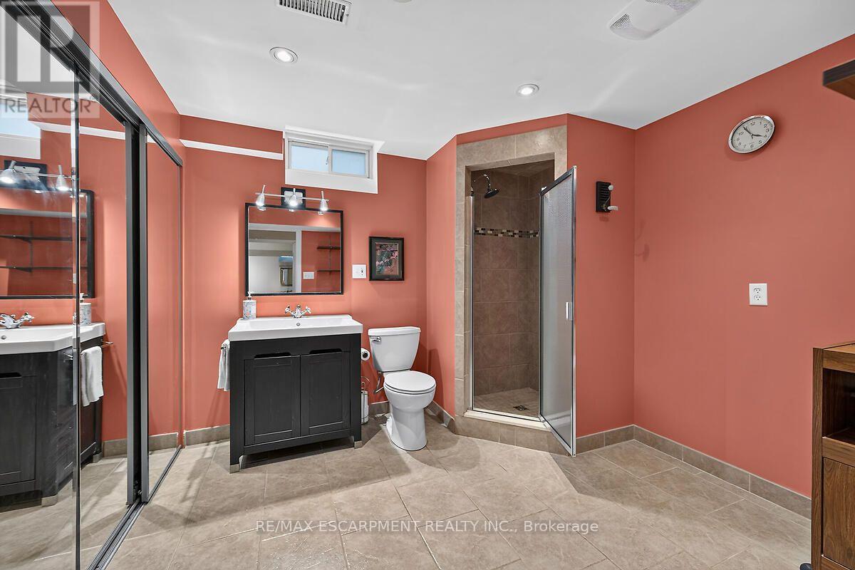25 Eric Burke Court, Hamilton, Ontario  L9A 5J9 - Photo 37 - X13625524