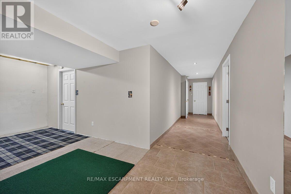 25 Eric Burke Court, Hamilton, Ontario  L9A 5J9 - Photo 41 - X13625524
