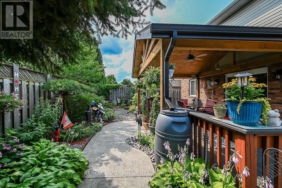 25 Eric Burke Court, Hamilton, Ontario  L9A 5J9 - Photo 46 - X13625524