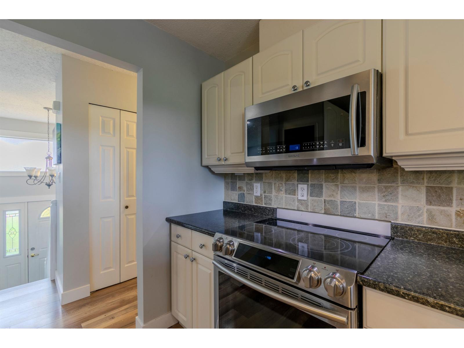 35073 Ewert Avenue, Mission, British Columbia  V2V 6S7 - Photo 13 - R3151567