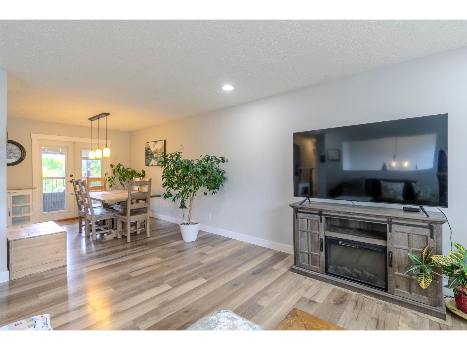 35073 Ewert Avenue, Mission, British Columbia  V2V 6S7 - Photo 6 - R3151567