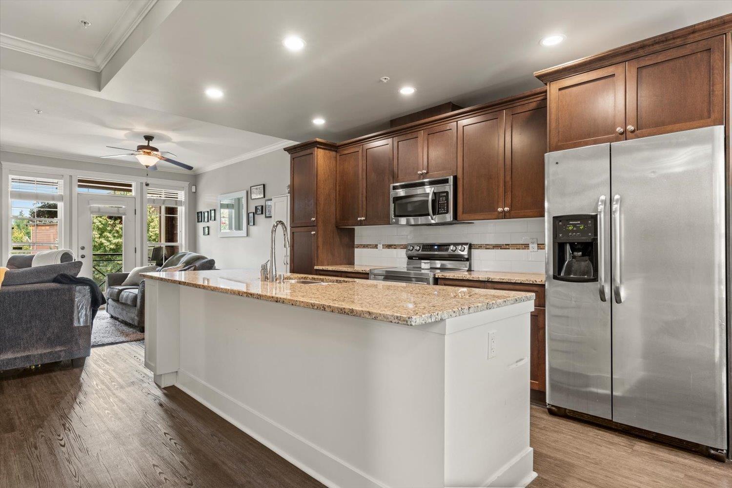 13 45137 Nicomen Crescent, Garrison Crossing, Chilliwack, British Columbia  V2R 0R3 - Photo 6 - R3151000