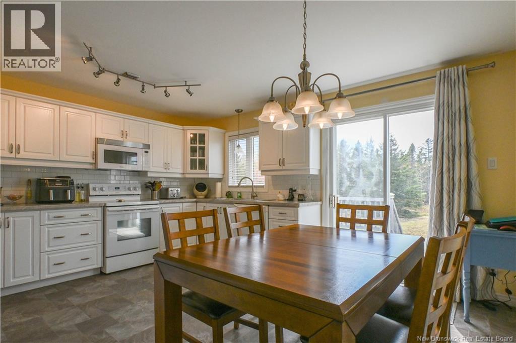 33 De La Baie Street, Maisonnette, New Brunswick  E8N 2A9 - Photo 13 - NB139992