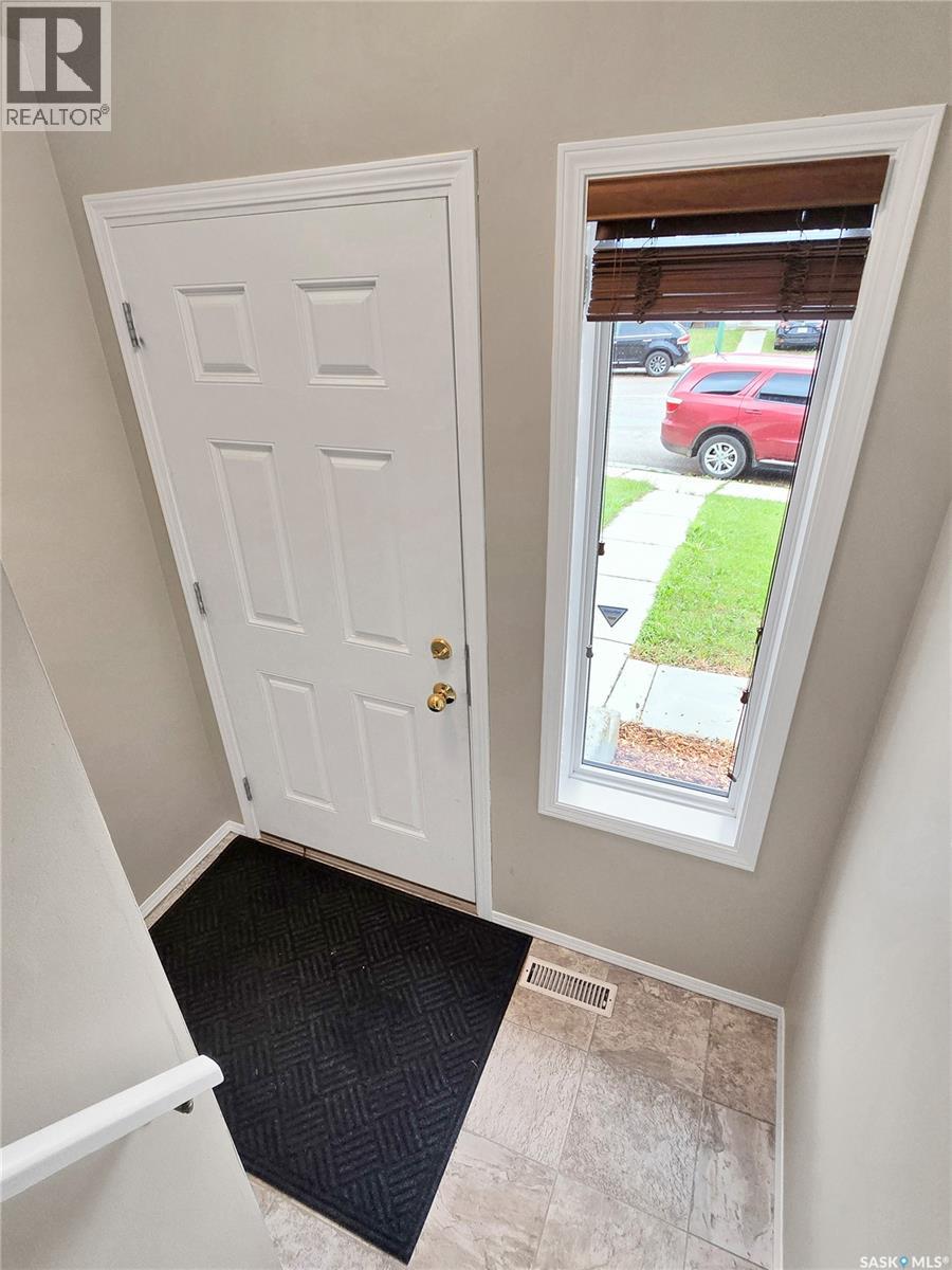 211 Hedley Street, Saskatoon, Saskatchewan  S7N 1Z9 - Photo 2 - SK044152