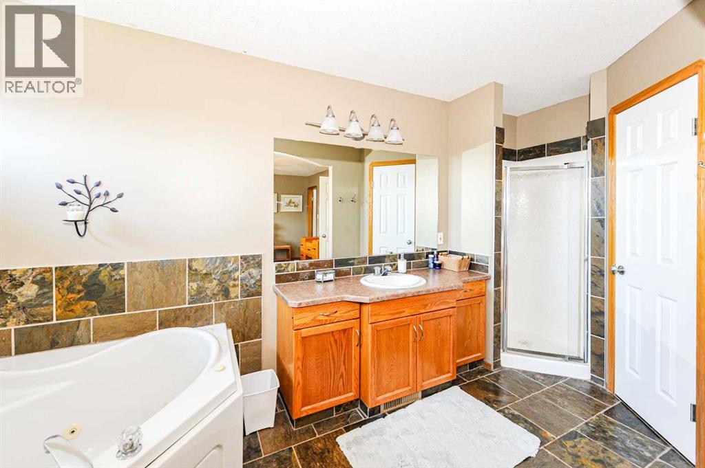 4009 69a Street Close, Camrose, Alberta  T4V 4X9 - Photo 19 - A2333267