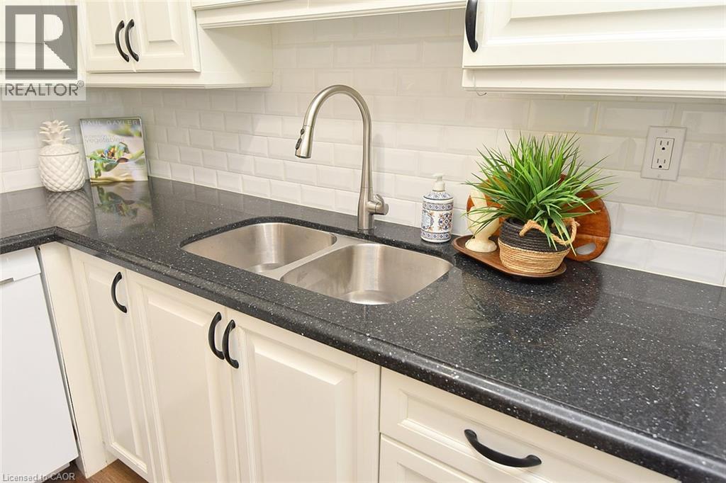 2263 Marine Drive Unit# 401, Oakville, Ontario  L6L 5K1 - Photo 10 - 40852351