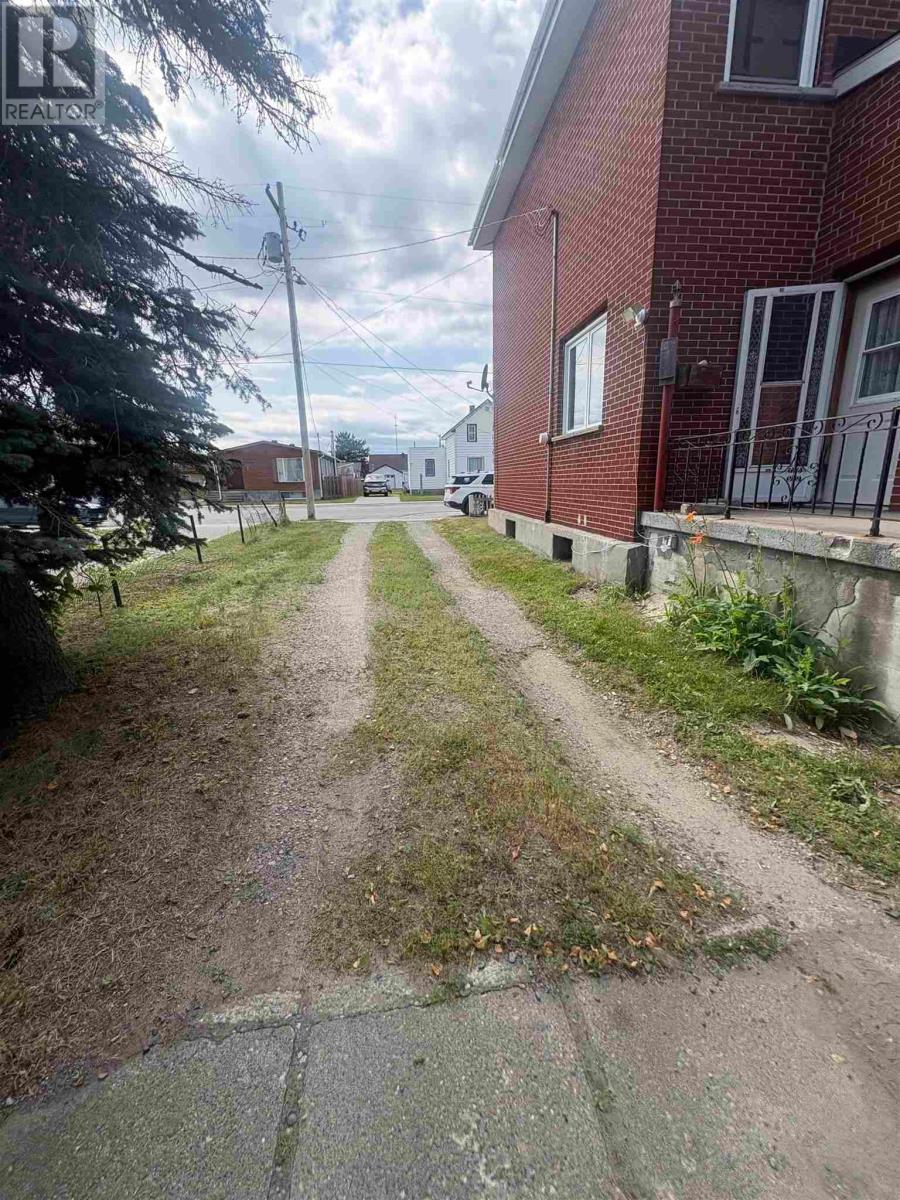 32 Lansdowne St S, Chapleau, Ontario  P0M 1K0 - Photo 14 - SM262005