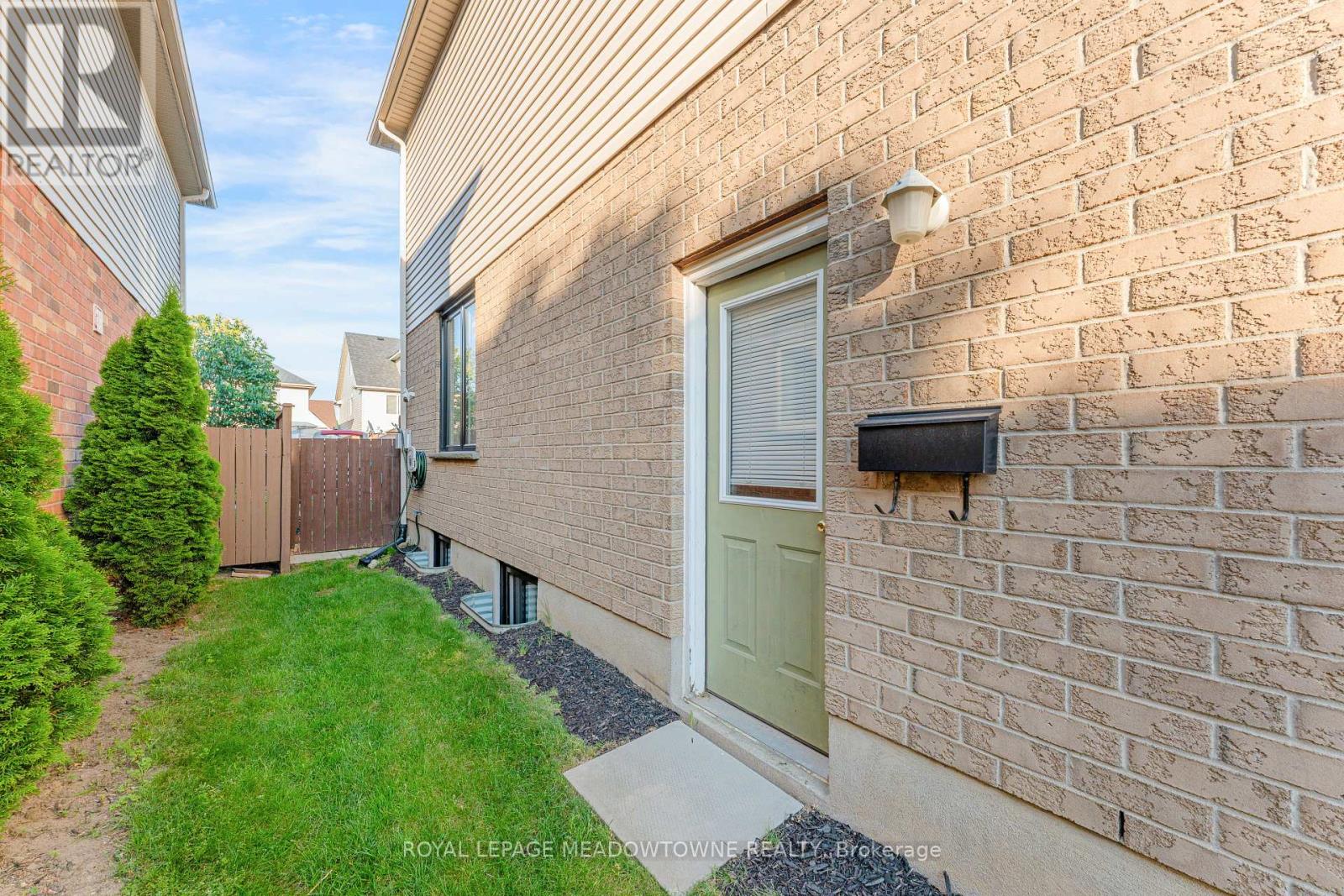 71 Mcfarlane Drive, Cambridge, Ontario  N3C 4L7 - Photo 45 - X13540976