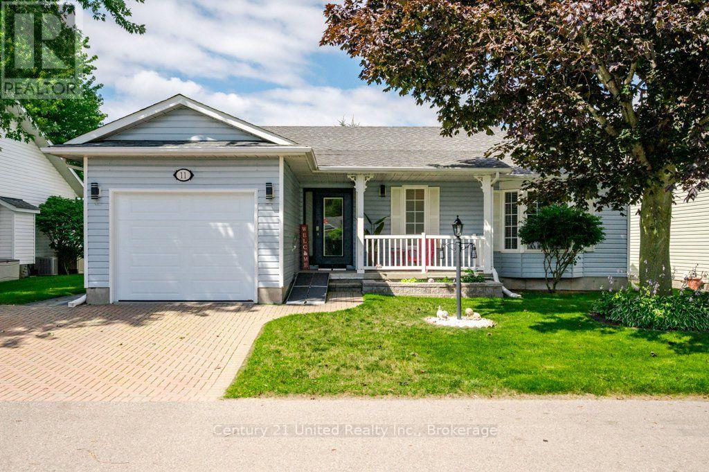 11 Algonquin Trail, Clarington, Ontario  L1B 1A1 - Photo 1 - E13625768