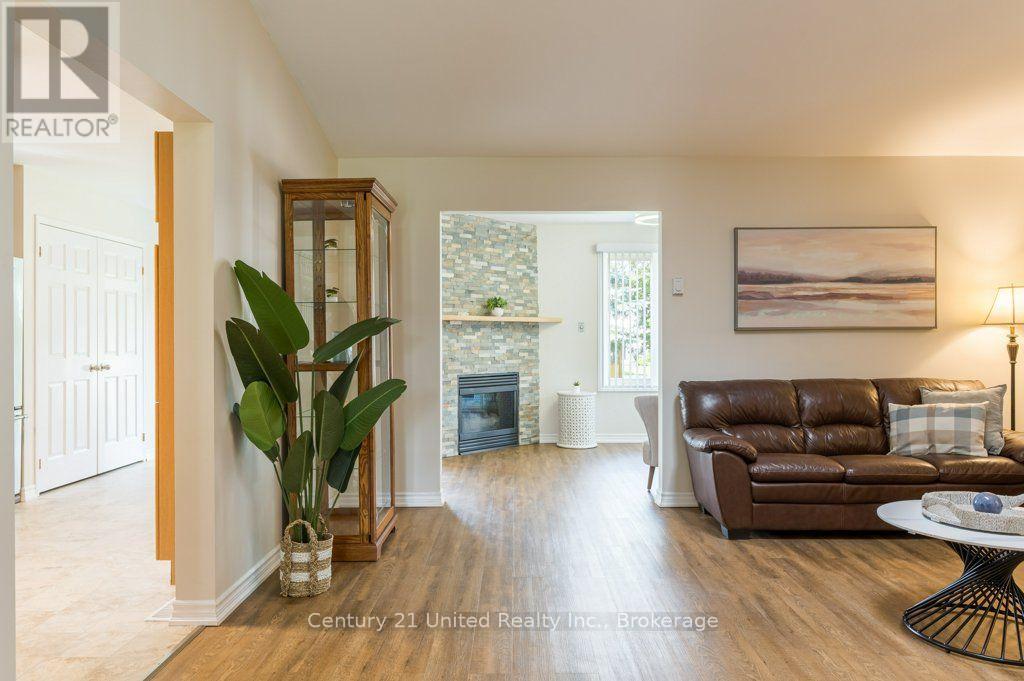11 Algonquin Trail, Clarington, Ontario  L1B 1A1 - Photo 15 - E13625768