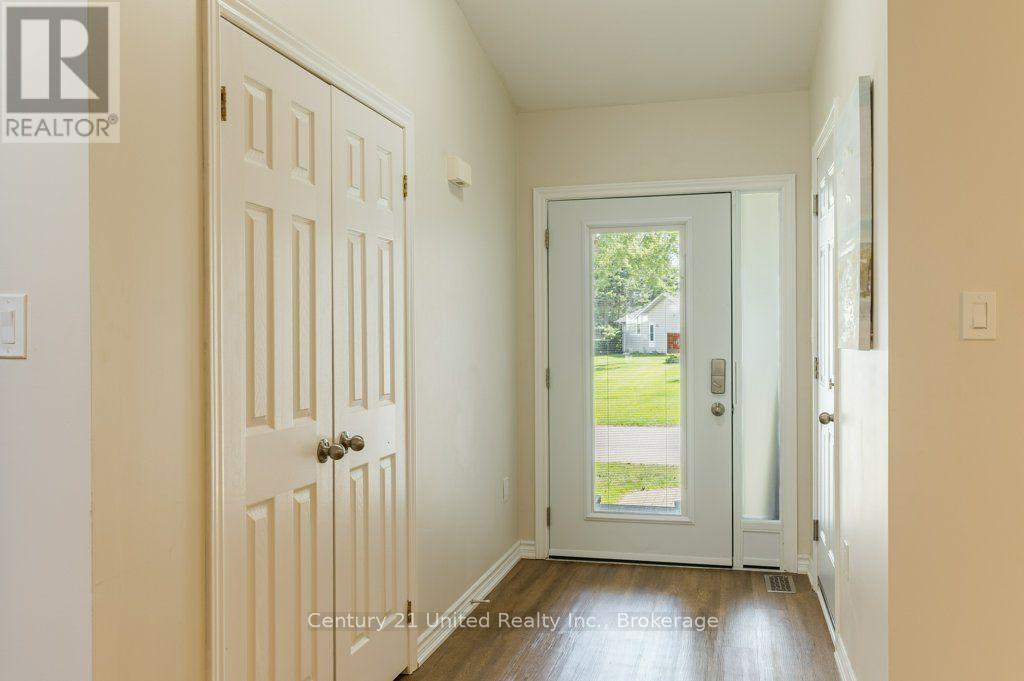 11 Algonquin Trail, Clarington, Ontario  L1B 1A1 - Photo 19 - E13625768
