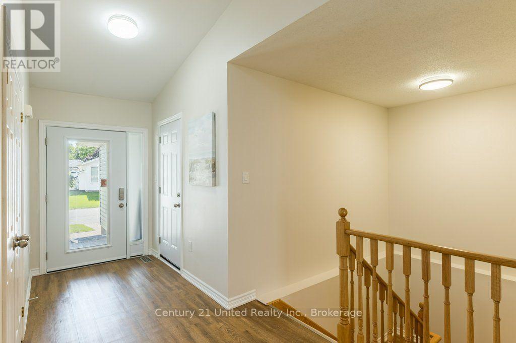 11 Algonquin Trail, Clarington, Ontario  L1B 1A1 - Photo 20 - E13625768