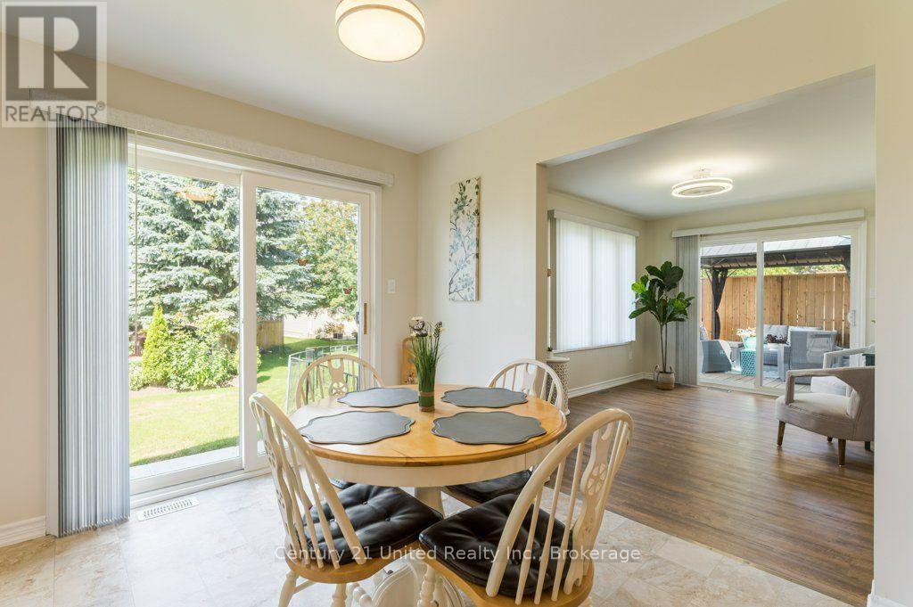 11 Algonquin Trail, Clarington, Ontario  L1B 1A1 - Photo 7 - E13625768