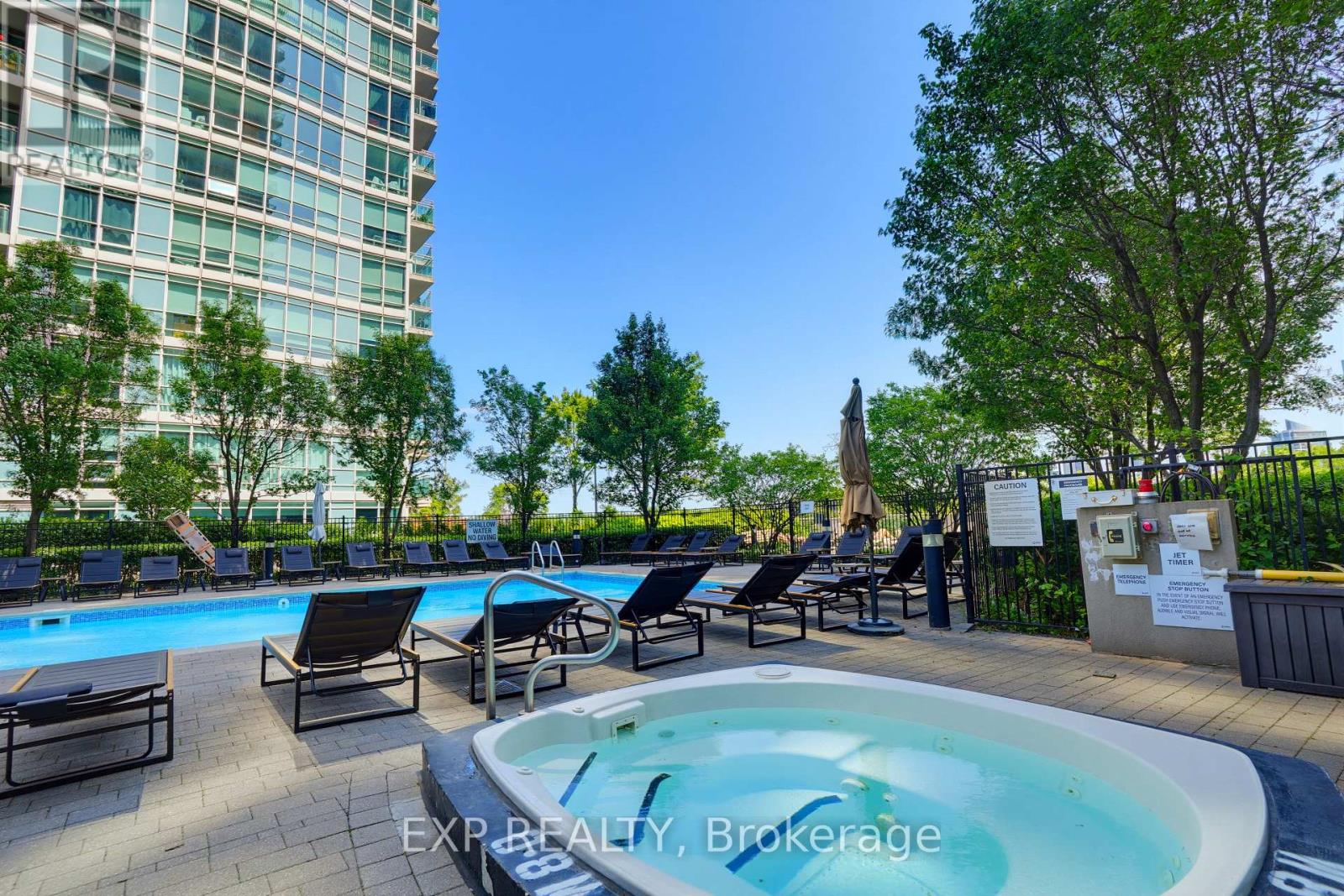 813 - 155 Legion Road N, Toronto, Ontario  M8Y 0A7 - Photo 44 - W13624400