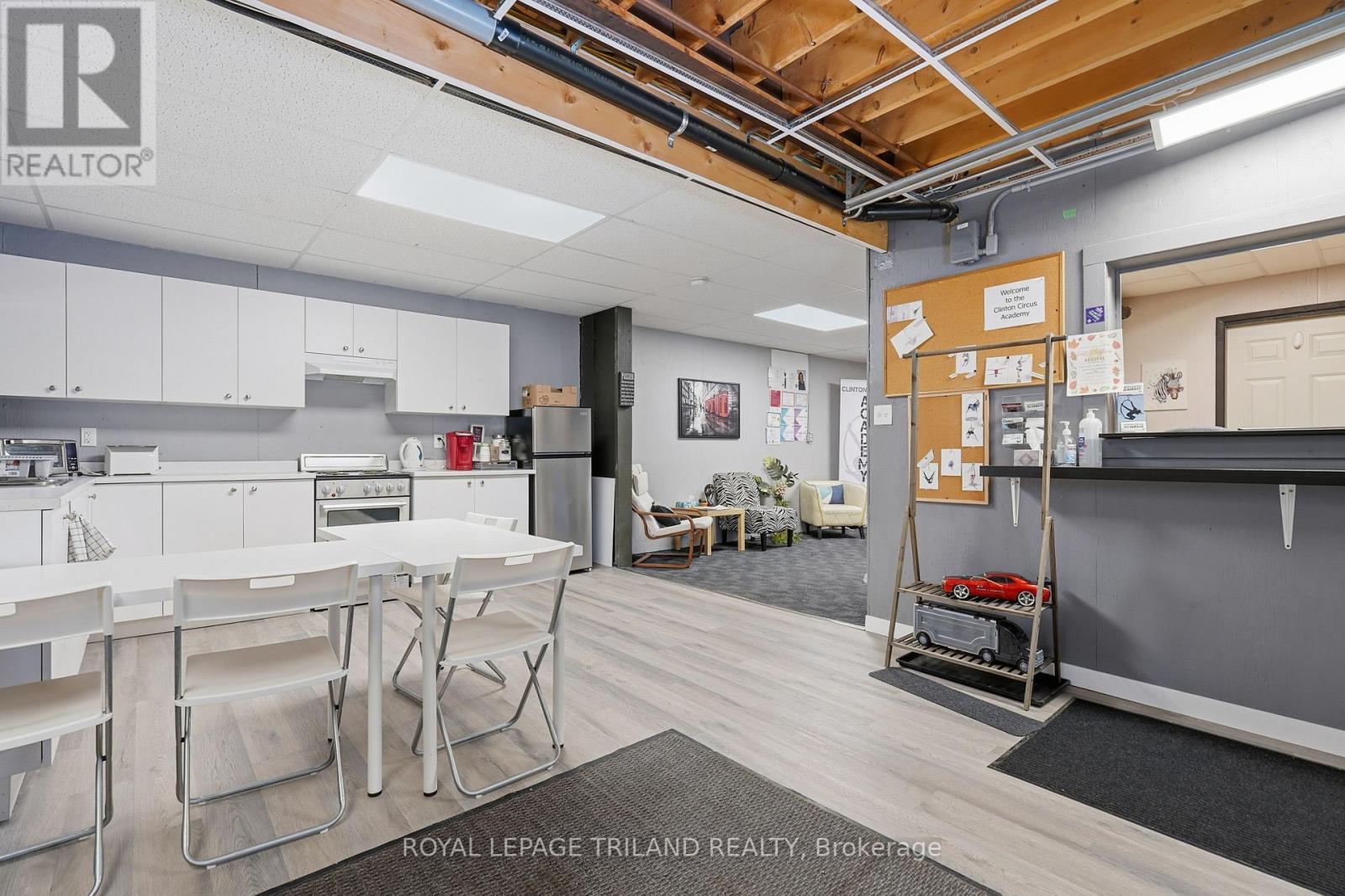 Studio And Offices - 80 Albert Street, Central Huron, Ontario  N0M 1L0 - Photo 8 - X13625614
