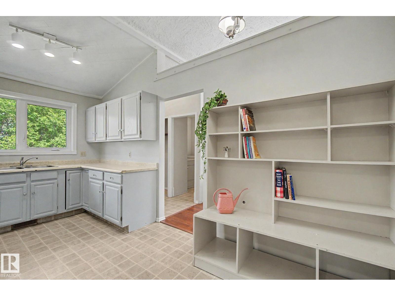 2211 Millbourne Rd W NW, Edmonton, Alberta  T6K 0Y3 - Photo 19 - E4496493