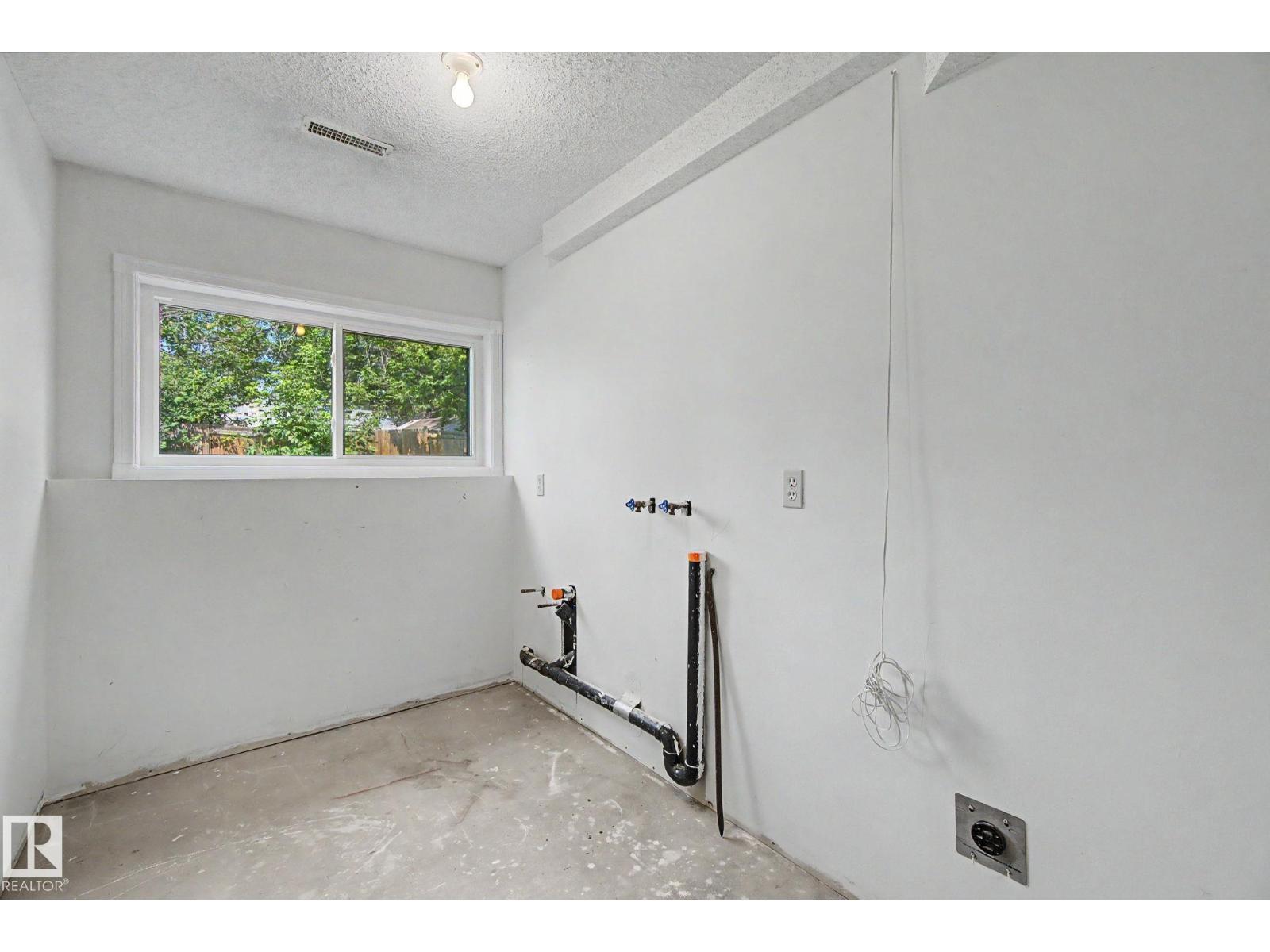 2211 Millbourne Rd W NW, Edmonton, Alberta  T6K 0Y3 - Photo 46 - E4496493