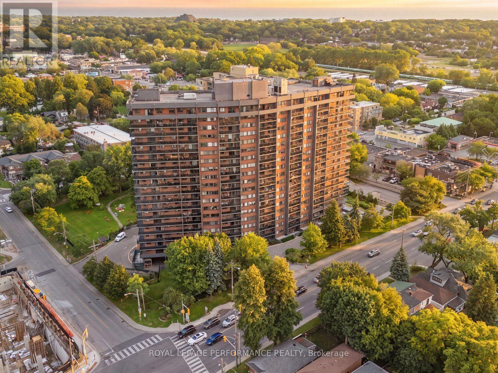 1002 - 757 Victoria Pk Avenue, Toronto, Ontario M4C 5N8 - Photo 2 - E13625754