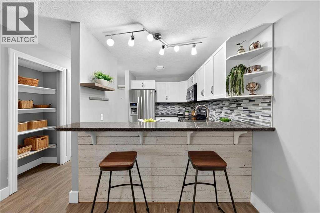 166, 78 Glamis Green Sw, Calgary, Alberta  T3E 6V1 - Photo 7 - A2324505