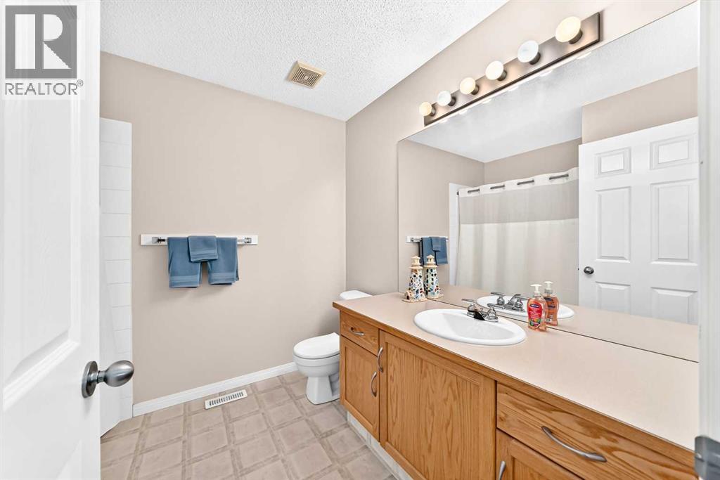 124 West Lakeview Drive, Chestermere, Alberta  T1X 1J1 - Photo 26 - A2333041