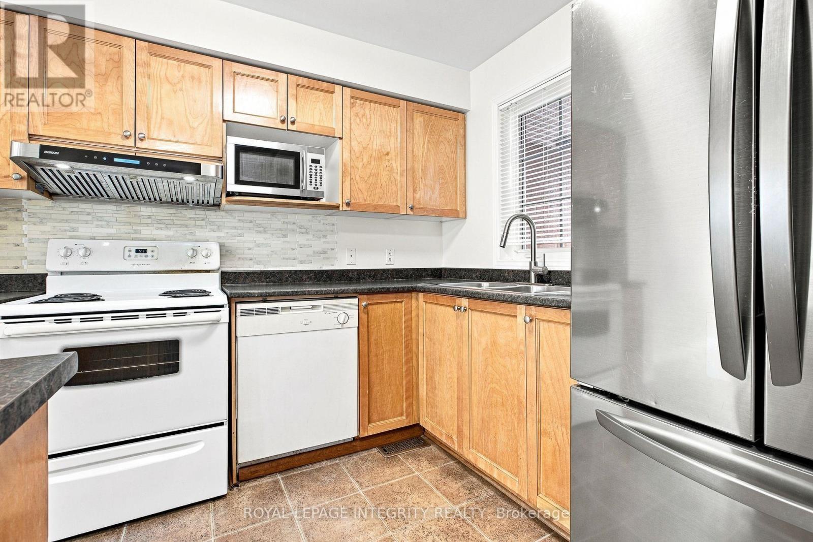 6 Crystal Park Crescent, Ottawa, Ontario  K2C 3Z8 - Photo 4 - X13625598