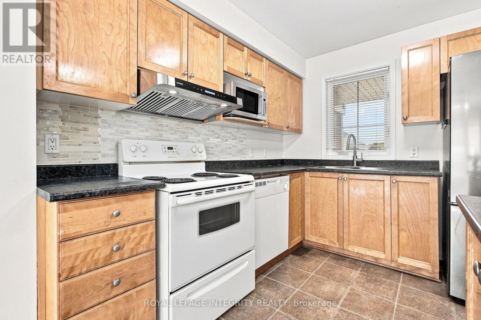 6 Crystal Park Crescent, Ottawa, Ontario  K2C 3Z8 - Photo 5 - X13625598