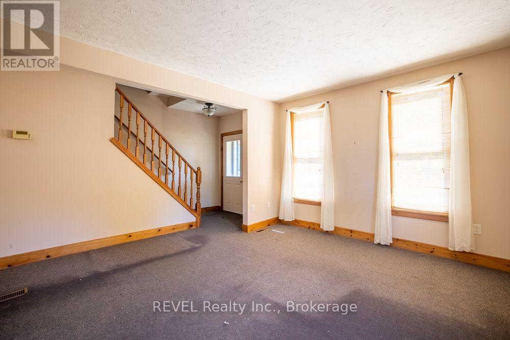 2277 Ridgemount Road, Fort Erie (Stevensville), Ontario  L0S 1S0 - Photo 8 - X13625766