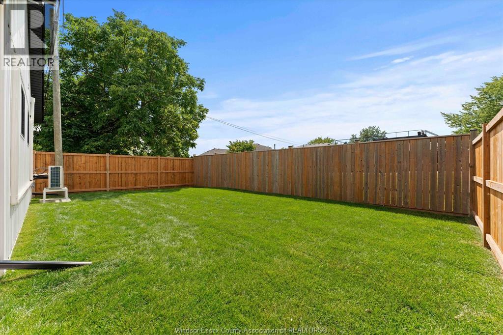 557 Elinor Street, Windsor, Ontario  N8P 1E3 - Photo 4 - 26018528