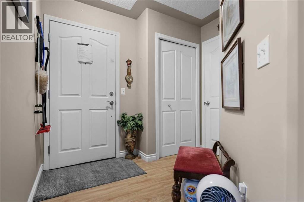 131, 369 Rocky Vista Park NW, Calgary, Alberta  T3G 5K7 - Photo 4 - A2332620