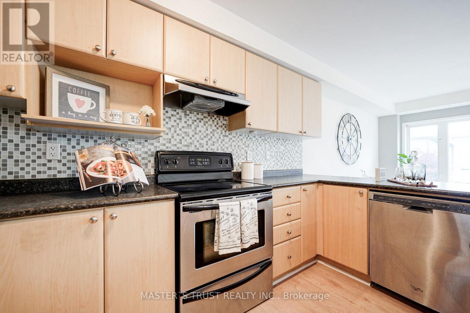 55 Bettina Place, Whitby, Ontario  L1R 0E9 - Photo 6 - E13625590